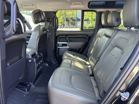 Used 2020 Land Rover Defender 110 HSE AWD/4WD image 23