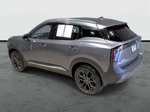 Used 2025 Nissan Kicks SR AWD/4WD image 2