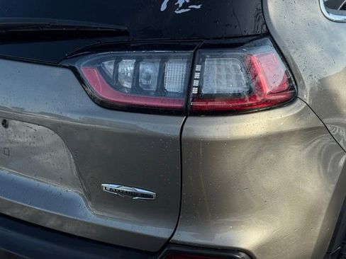 Used 2021 Jeep Cherokee Latitude Lux w/ Comfort/Convenience Group image 6