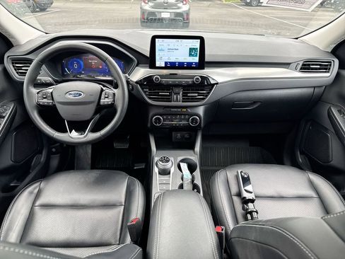 Used 2022 Ford Escape Titanium w/ Class II Trailer Tow Package image 10