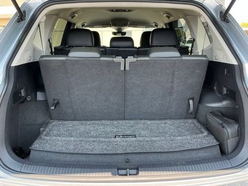 Certified 2023 Volkswagen Tiguan SE FWD image 19