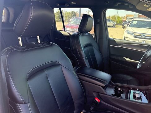 Used 2024 Jeep Grand Cherokee Limited image 26