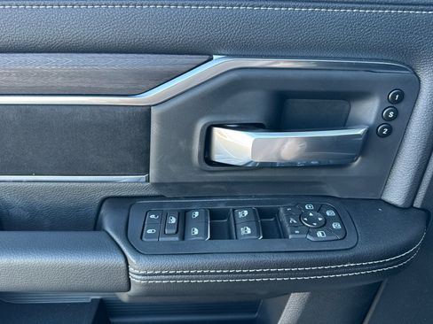 New 2026 RAM 2500 Laramie AWD/4WD image 10