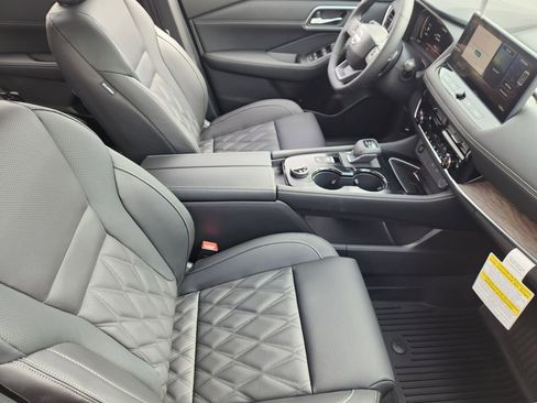 New 2026 Nissan Rogue Platinum AWD/4WD image 10