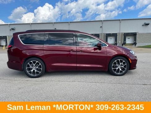 Used 2022 Chrysler Pacifica Touring-L FWD image 6