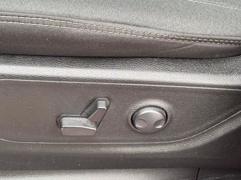 Used 2023 RAM 1500 Big Horn image 9