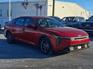Used 2025 Kia K4 LXS video 3