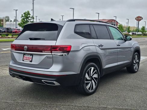 Used 2025 Volkswagen Atlas SE AWD/4WD image 5