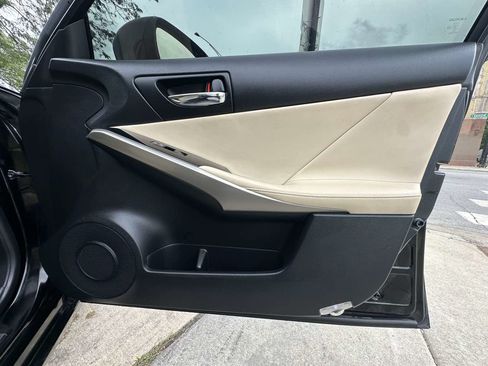 Used 2016 Lexus IS 300 AWD image 29