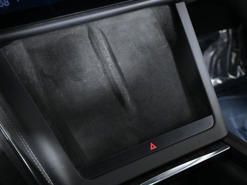 Used 2021 Tesla Model S Plaid image 18