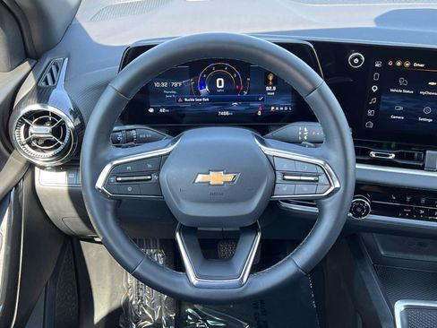 Used 2026 Chevrolet Equinox LT FWD image 23