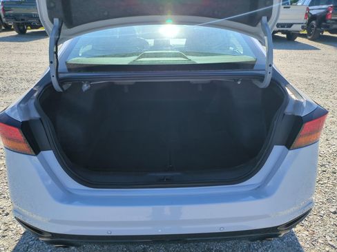 Used 2024 Nissan Altima 2.5 SR FWD image 29