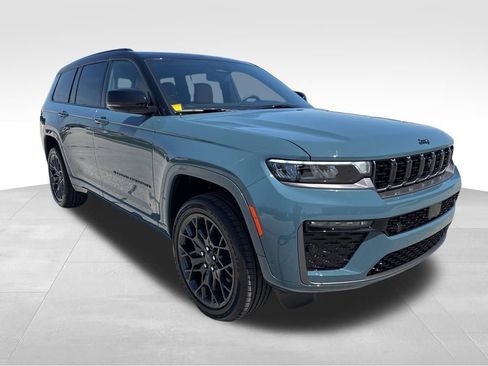 New 2026 Jeep Grand Cherokee L Summit AWD/4WD image 3