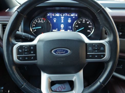 Used 2023 Ford Expedition Limited image 12