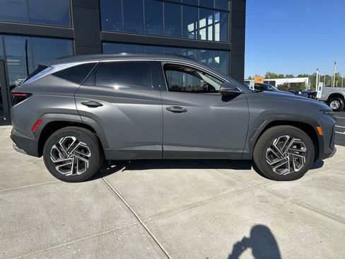 Used 2025 Hyundai Tucson Limited AWD/4WD image 8