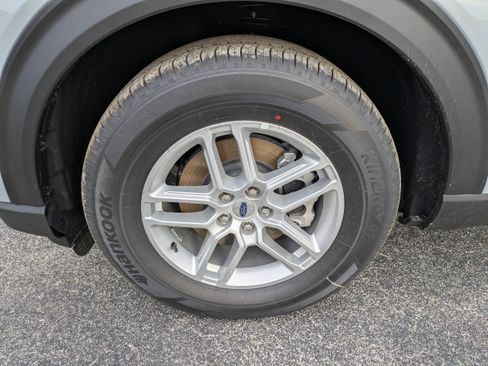 New 2026 Ford Explorer Active RWD image 11