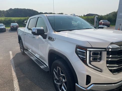 Used 2024 GMC Sierra 1500 SLT w/ SLT Premium Package AWD/4WD image 3