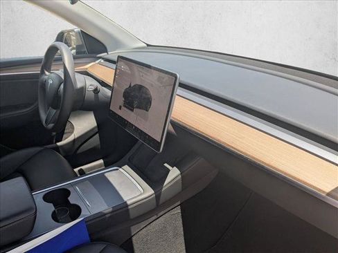 Used 2023 Tesla Model Y Long Range AWD/4WD image 19