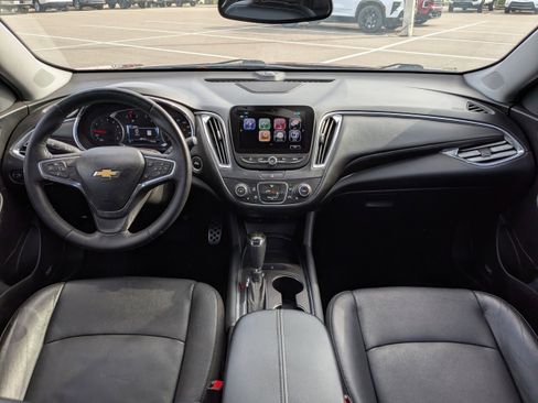 Used 2017 Chevrolet Malibu LT w/ Leather Package image 14