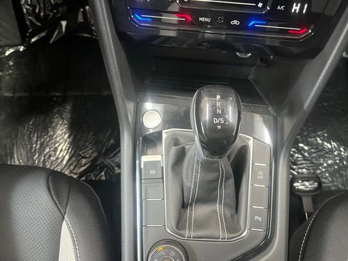 New 2025 Volkswagen Taos SEL image 15