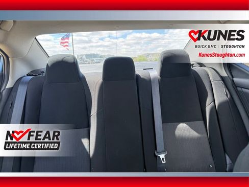 Used 2025 Nissan Sentra SV FWD image 32