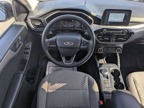 Used 2022 Ford Escape SE image 15