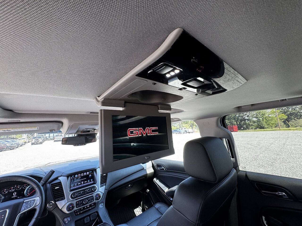 Used 2017 GMC Yukon SLT w/ Open Road Package AWD/4WD image 16
