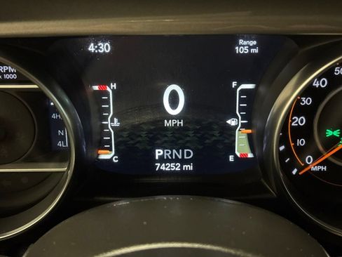 Used 2021 Jeep Wrangler Unlimited Sahara AWD/4WD image 4