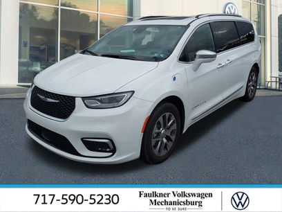Used 2024 Chrysler Pacifica Pinnacle
