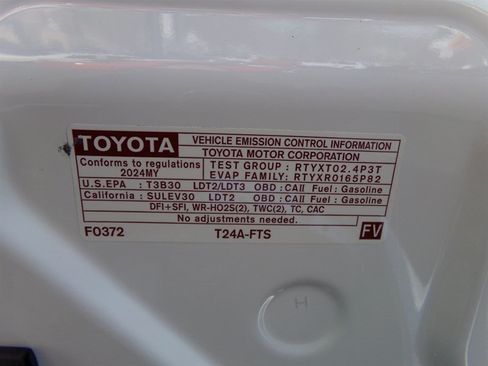 Used 2024 Toyota Tacoma TRD Sport AWD/4WD image 61