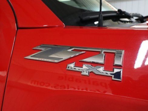 Used 2019 GMC Sierra 1500 SLE w/ SLE Value Package image 23