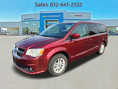 Used 2020 Dodge Grand Caravan SXT FWD image 3