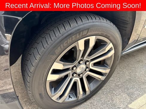 Used 2019 GMC Yukon Denali w/ Denali Ultimate Package AWD/4WD image 2