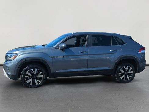 Certified 2022 Volkswagen Atlas Cross Sport SE image 2