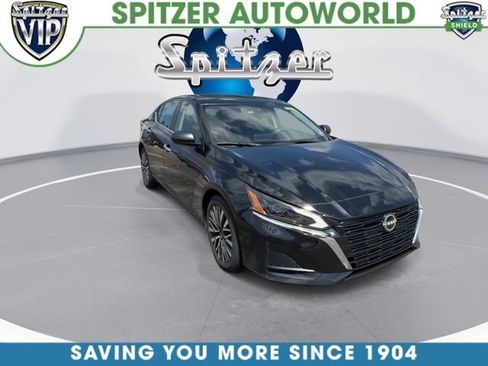 Used 2024 Nissan Altima 2.5 SV FWD image 2