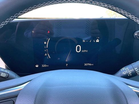 Used 2024 Buick Encore GX Avenir w/ Avenir Convenience Package image 22