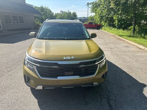 Used 2024 Kia Seltos SX w/ SX Sunroof Package AWD/4WD image 8