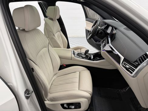 Used 2022 BMW X5 xDrive40i AWD/4WD image 19
