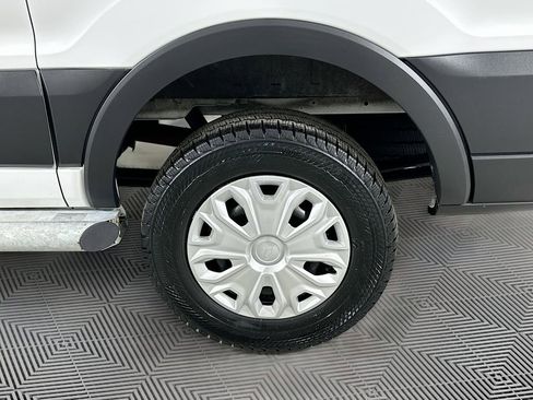 Used 2024 Ford Transit 250 Low Roof w/ Exterior Upgrade Package RWD image 27