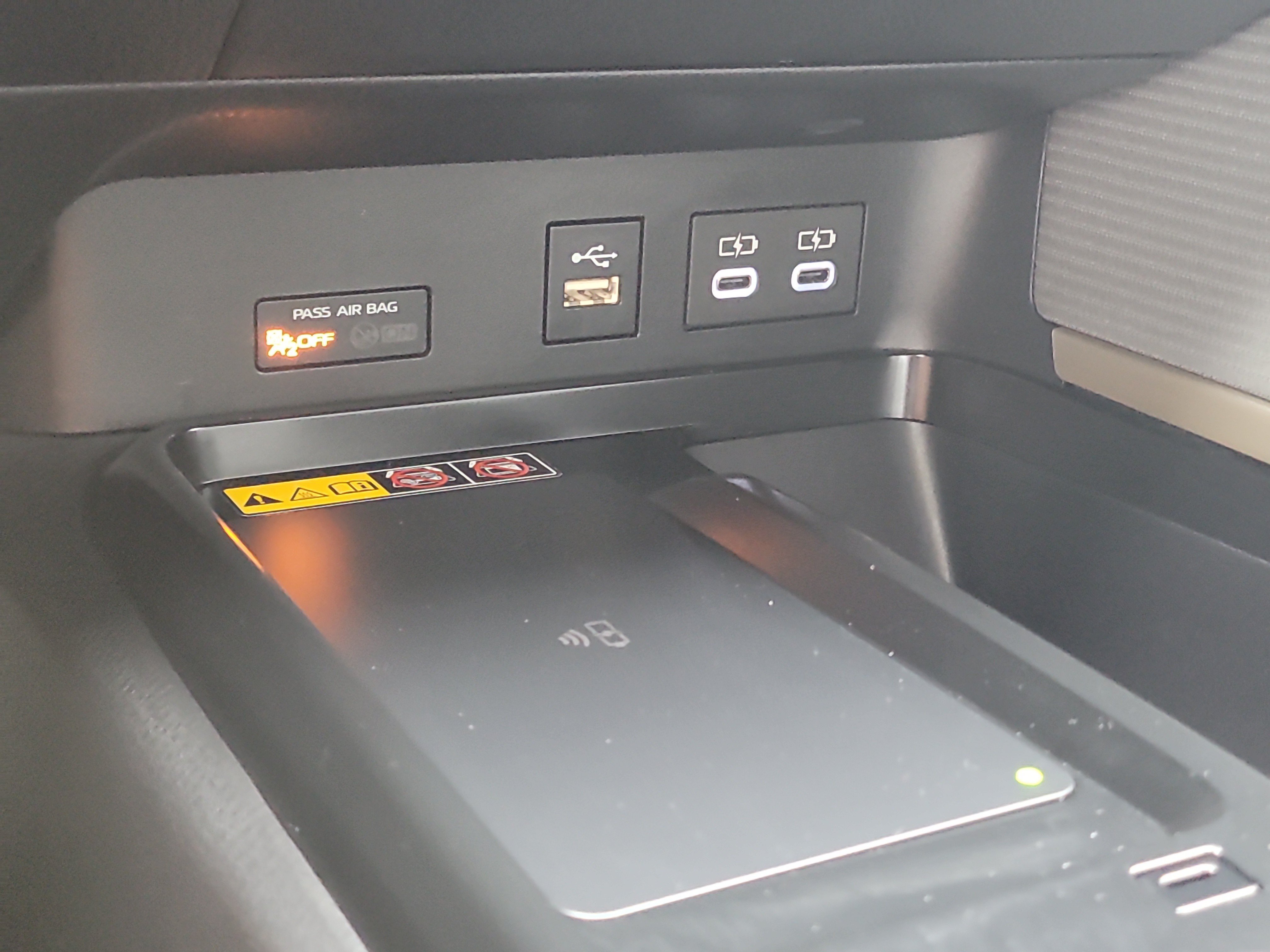 Used 2025 Toyota Camry SE FWD image 25