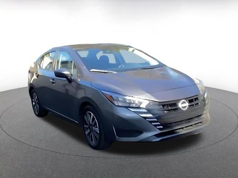 Used 2025 Nissan Versa SV image 3
