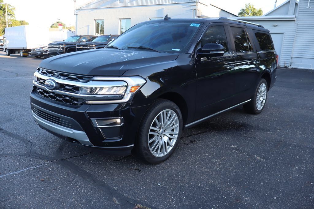 Used 2024 Ford Expedition Max Limited AWD/4WD image 2