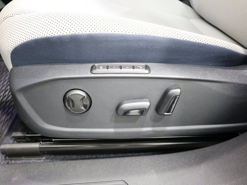 Used 2025 Volkswagen ID.4 Pro S Plus AWD/4WD image 14