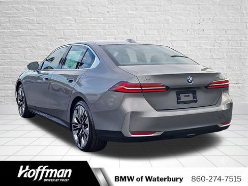 Used 2026 BMW 530i xDrive w/ Premium Package AWD/4WD image 4