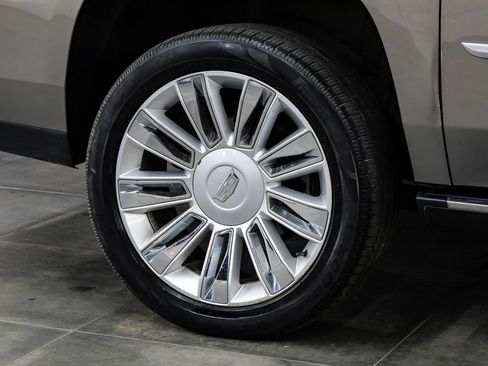 Used 2018 Cadillac Escalade ESV Platinum image 67