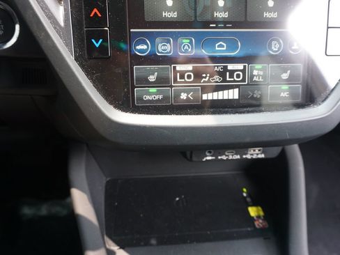 Used 2025 Subaru Forester Limited AWD/4WD image 13