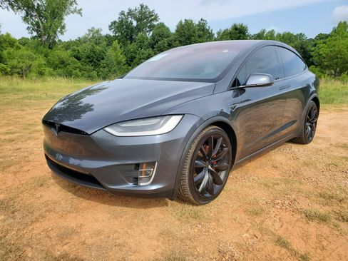 Used 2016 Tesla Model X Performance AWD/4WD image 2