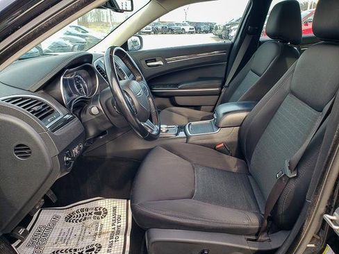 Used 2020 Chrysler 300 Touring w/ Sport Appearance Package image 11