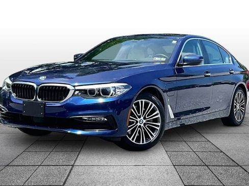 Used 2018 BMW 530e xDrive w/ Premium Package 2 AWD/4WD image 4