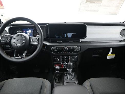 Used 2024 Jeep Gladiator Sport image 11